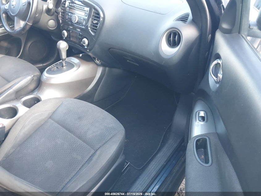 2011 Nissan Juke VIN JN8AF5MR1BT018635 IAAI salvage auction — NORMAL WEAR, Clear (Oklahoma), sold $50 on 2026-07-28 (photo 5)