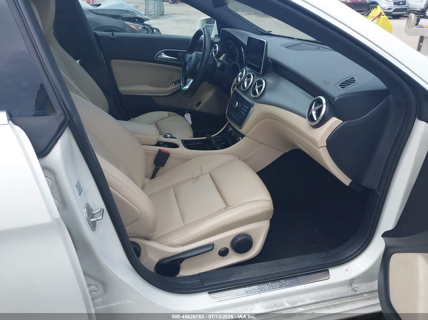 2016 Mercedes-benz VIN WDDSJ4EB8GN296038 IAAI salvage auction — NORMAL WEAR, Salvage Title, sold $1,500 on 2026-07-29 (photo 5)