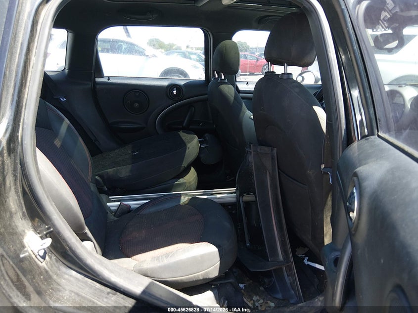 2011 Mini Cooper VIN WMWZC3C58BWM25941 IAAI salvage auction — NORMAL WEAR, Clear-Dealer Only (Washington), sold $100 on 2026-07-30 (photo 8)