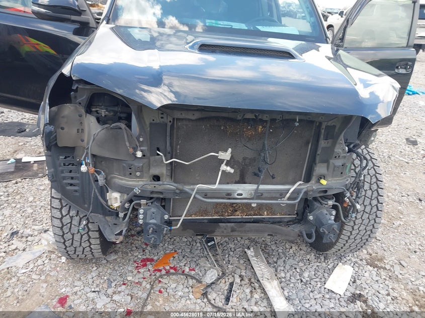 2019 Toyota 4runner VIN JTEBU5JR2K5668990 IAAI salvage auction — FRONT & REAR, Salvage Title, sold $9,400 on 2026-07-30 (photo 6)