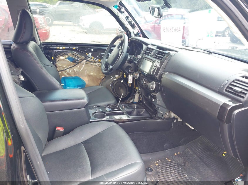 2019 Toyota 4runner VIN JTEBU5JR2K5668990 IAAI salvage auction — FRONT & REAR, Salvage Title, sold $9,400 on 2026-07-30 (photo 5)