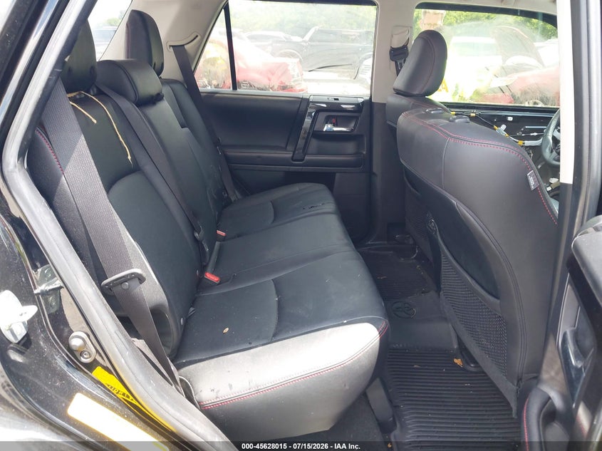 2019 Toyota 4runner VIN JTEBU5JR2K5668990 IAAI salvage auction — FRONT & REAR, Salvage Title, sold $9,400 on 2026-07-30 (photo 8)