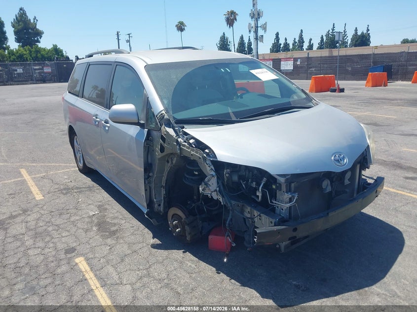 2014 Toyota Sienna VIN 5TDKK3DC8ES502073 IAAI salvage auction — RIGHT FRONT, Salvage Title, sold $2,350 on 2026-07-27 (photo 1)