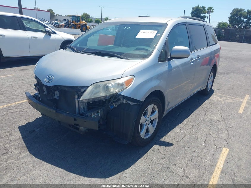 2014 Toyota Sienna VIN 5TDKK3DC8ES502073 IAAI salvage auction — RIGHT FRONT, Salvage Title, sold $2,350 on 2026-07-27 (photo 2)