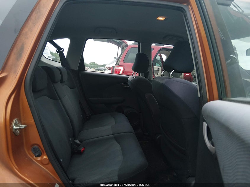 2009 Honda Fit VIN JHMGE88499S036372 IAAI salvage auction — NORMAL WEAR, Clear (North Carolina), sold $1,250 on 2026-07-29 (photo 8)