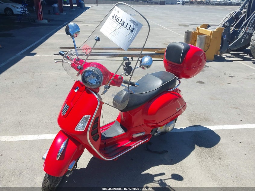 2013 Vespa Gts VIN ZAPM459LXD5703581 IAAI salvage auction — SIDE, Salvage Title, sold $625 on 2026-08-05 (photo 2)