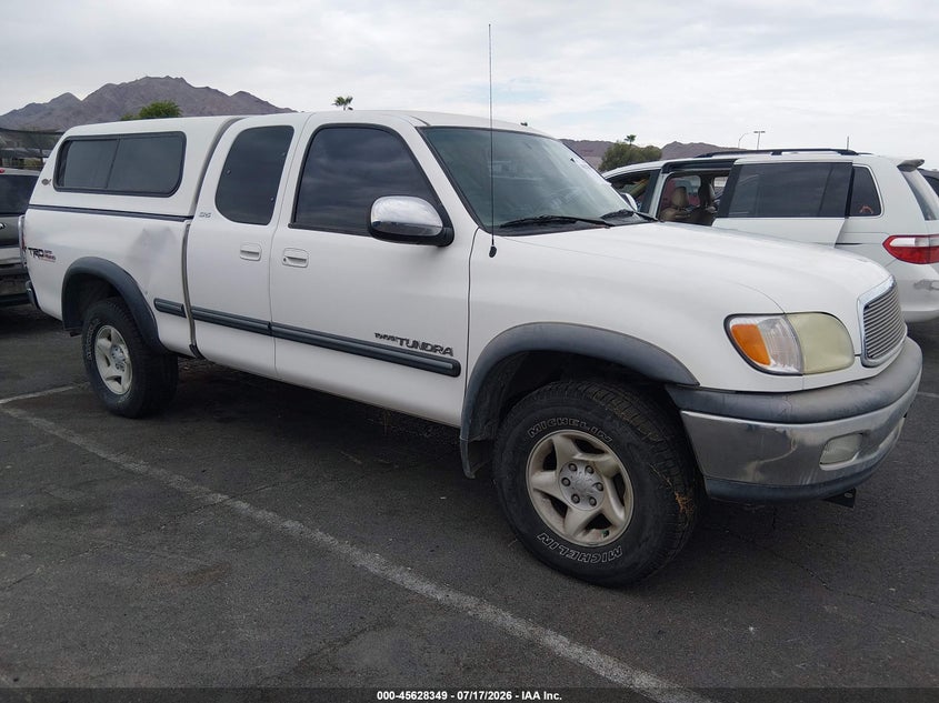 2002 Toyota Tundra VIN 5TBBT441X2S232348 — IAAI salvage auction photo