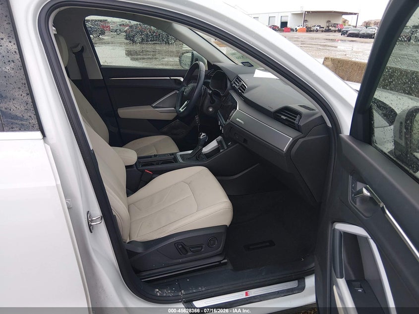 2022 Audi Q3 VIN WA1DECF32N1138110 IAAI salvage auction — REAR END, Salvage Title, sold $10,850 on 2026-09-30 (photo 5)