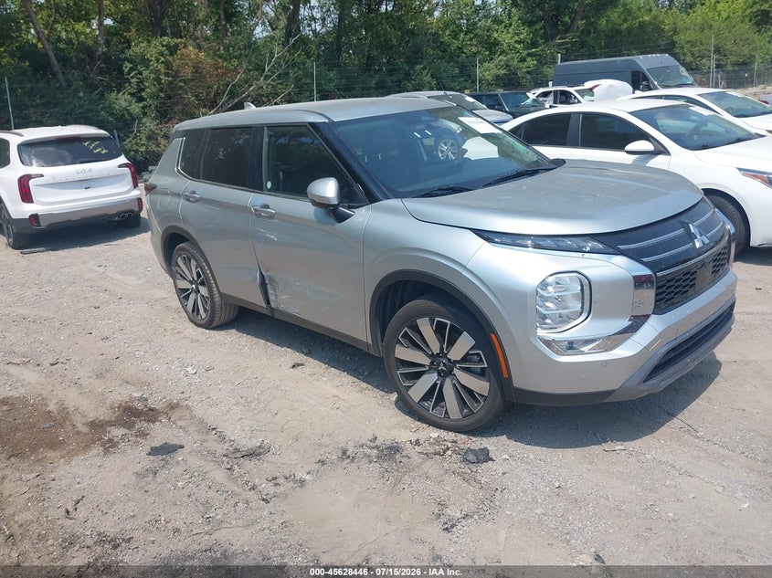 2025 Mitsubishi Outlander VIN JA4J3VA82SZ014746 IAAI salvage auction — RIGHT SIDE, Salvage Title, sold $2,550 on 2026-07-22 (photo 1)