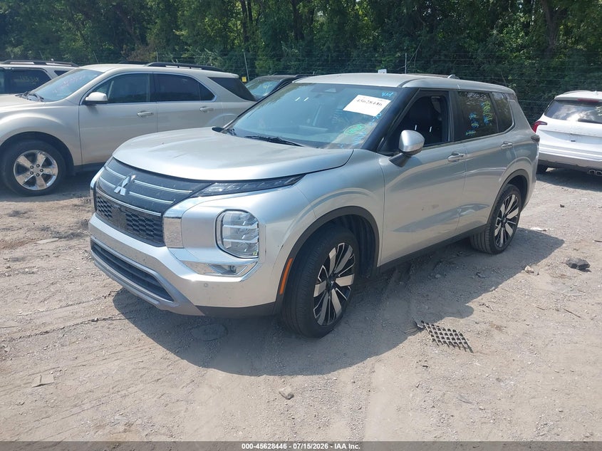2025 Mitsubishi Outlander VIN JA4J3VA82SZ014746 IAAI salvage auction — RIGHT SIDE, Salvage Title, sold $2,550 on 2026-07-22 (photo 2)