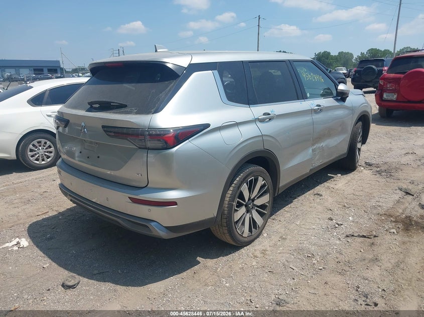 2025 Mitsubishi Outlander VIN JA4J3VA82SZ014746 IAAI salvage auction — RIGHT SIDE, Salvage Title, sold $2,550 on 2026-07-22 (photo 4)