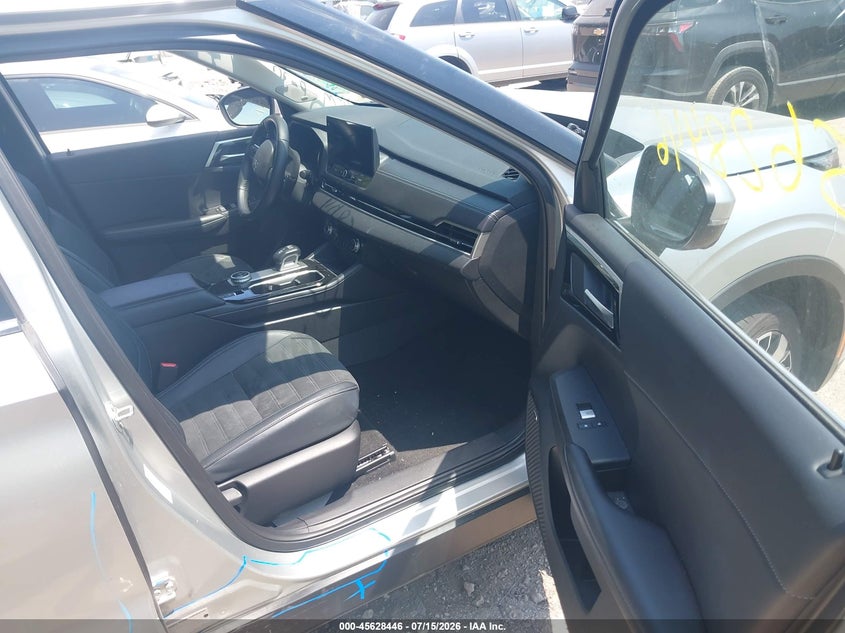 2025 Mitsubishi Outlander VIN JA4J3VA82SZ014746 IAAI salvage auction — RIGHT SIDE, Salvage Title, sold $2,550 on 2026-07-22 (photo 5)