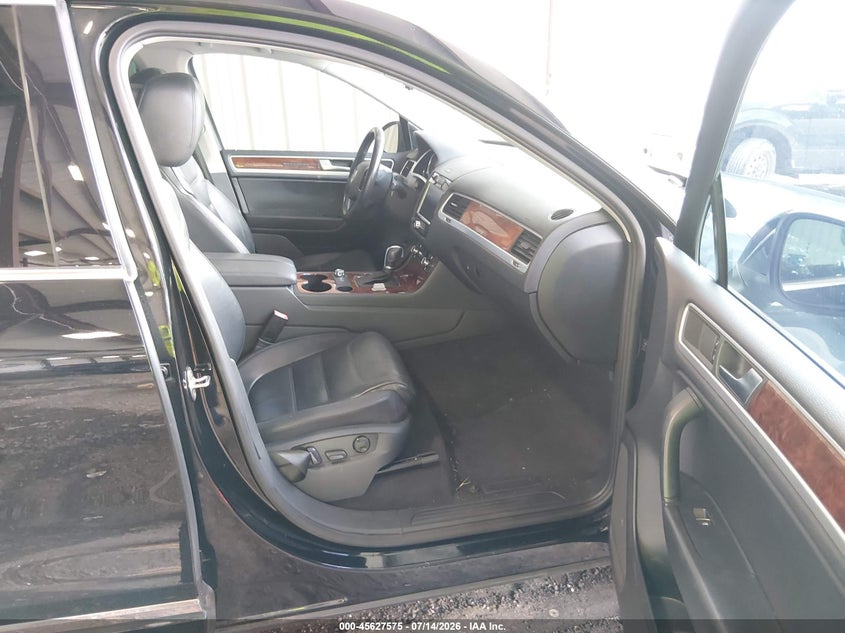 2012 Volkswagen Touareg VIN WVGEK9BP4CD012126 IAAI salvage auction — FRONT END, Salvage (Georgia), sold $2,400 on 2026-08-08 (photo 5)