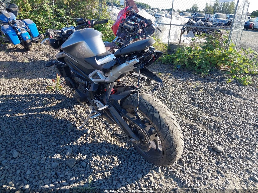 2024 Triumph motorcycle Street VIN SMTA604S2RTBR0818 IAAI salvage auction — FRONT END, Salvage (Oregon), sold $1,400 on 2026-10-07 (photo 3)