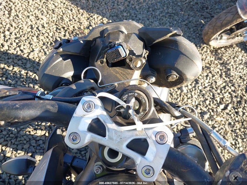 2024 Triumph motorcycle Street VIN SMTA604S2RTBR0818 IAAI salvage auction — FRONT END, Salvage (Oregon), sold $1,400 on 2026-10-07 (photo 7)