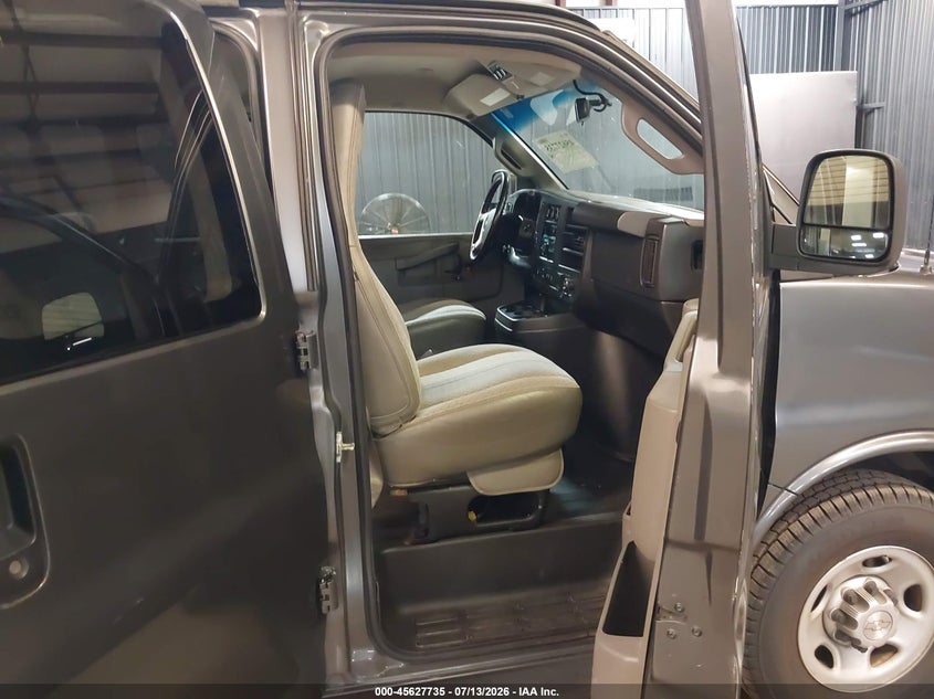 2017 Chevrolet Express 2500 VIN 1GAWGEFF1H1243605 IAAI salvage auction — RIGHT SIDE, Sf97 (New York), sold $10,125 on 2026-08-20 (photo 5)