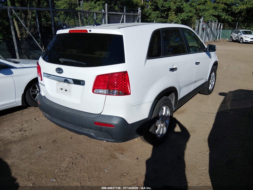 2013 Kia Sorento VIN 5XYKTDA63DG376797 IAAI salvage auction — NORMAL WEAR, Clear (Virginia), sold $900 on 2026-07-30 (photo 4)