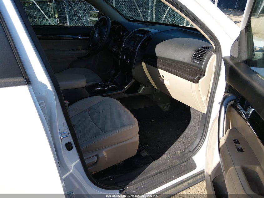 2013 Kia Sorento VIN 5XYKTDA63DG376797 IAAI salvage auction — NORMAL WEAR, Clear (Virginia), sold $900 on 2026-07-30 (photo 5)
