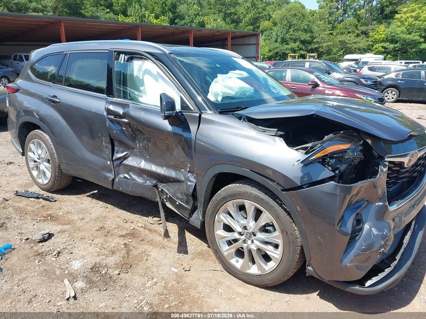 2022 Toyota Highlander VIN 5TDYZRAH1NS100291 — IAAI salvage auction photo