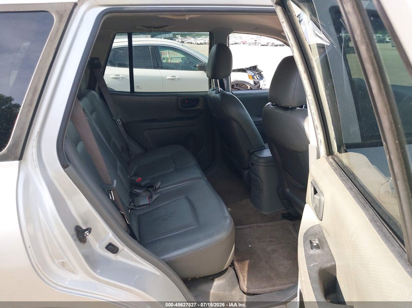 2001 Hyundai Santa fe VIN KM8SC83D91U010397 IAAI salvage auction — NORMAL WEAR, Clear (Michigan), sold $25 on 2026-07-27 (photo 8)