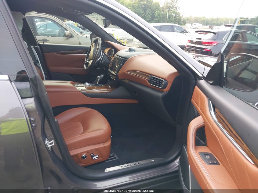 2021 Maserati Levante VIN ZN661YUL7MX378077 IAAI salvage auction — SIDE, Wait Title, sold $6,850 on 2026-09-09 (photo 5)