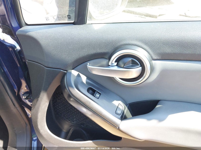 2016 Fiat 500x VIN ZFBCFYBT1GP512632 IAAI salvage auction — FRONT & REAR, Salvage Title, sold $25 on 2026-07-28 (photo 5)