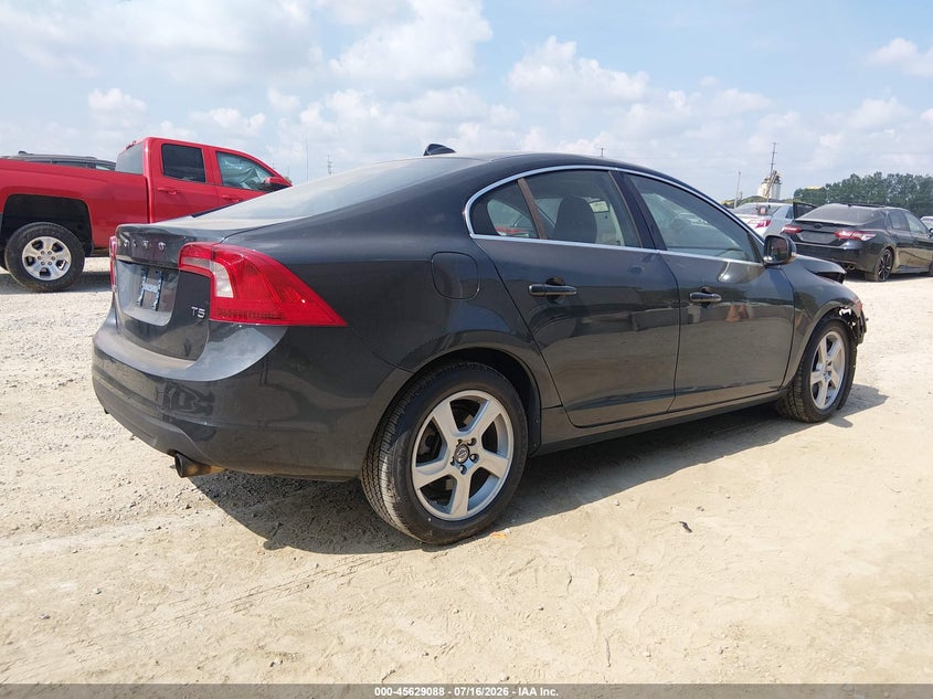 2013 Volvo S60 VIN YV1612FS5D2203420 IAAI salvage auction — FRONT END, Salvage (Ohio), sold $625 on 2026-08-12 (photo 4)