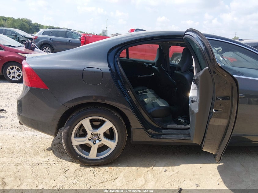 2013 Volvo S60 VIN YV1612FS5D2203420 IAAI salvage auction — FRONT END, Salvage (Ohio), sold $625 on 2026-08-12 (photo 8)