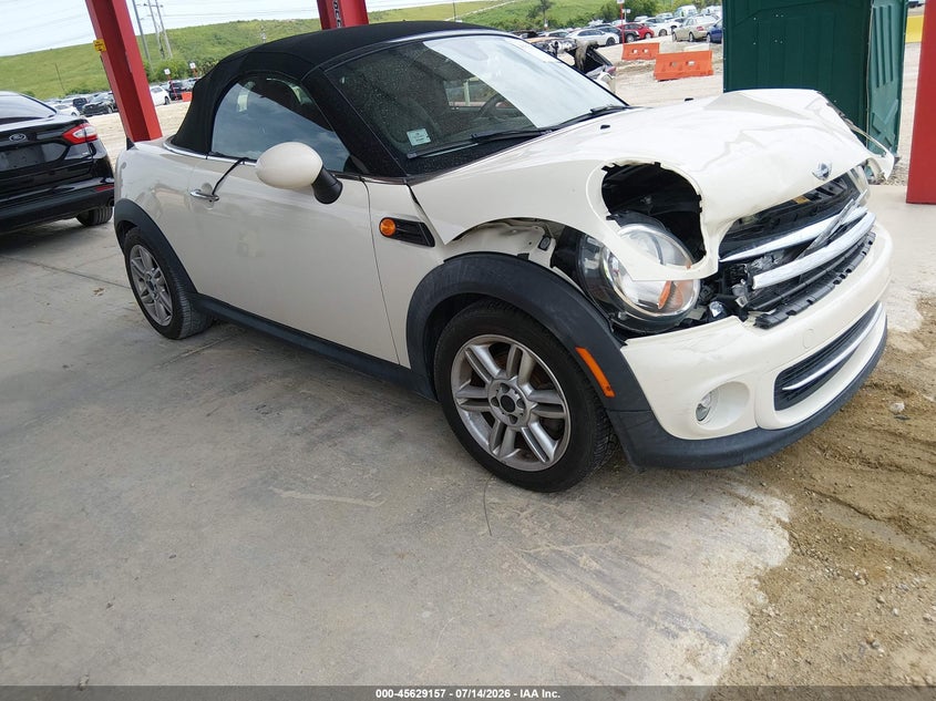 2015 Mini Roadster VIN WMWSY1C57FT626065 IAAI salvage auction — FRONT END, Salvage Title, sold $1,800 on 2026-08-18 (photo 1)