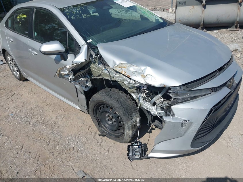 2024 Toyota Corolla VIN 5YFB4MDE9RP162884 IAAI salvage auction — RIGHT FRONT, Salvage Title, sold $25 on 2026-07-29 (photo 6)