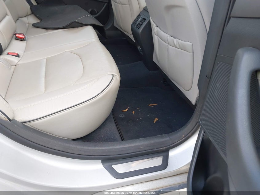2015 Hyundai Sonata VIN 5NPE34AB5FH055799 IAAI salvage auction — NORMAL WEAR, Salvage Rebuilt (North Carolina), sold $2,300 on 2026-08-01 (photo 8)