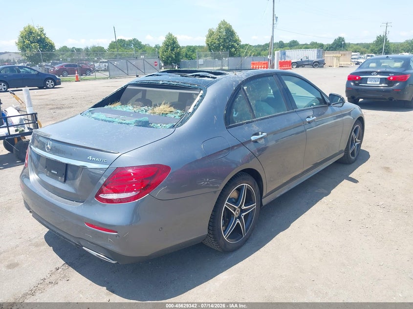 2019 Mercedes-benz E-klasse VIN WDDZF6JB1KA491030 IAAI salvage auction — STORM DAMAGE, Wait Title, sold $10,575 on 2026-08-11 (photo 4)