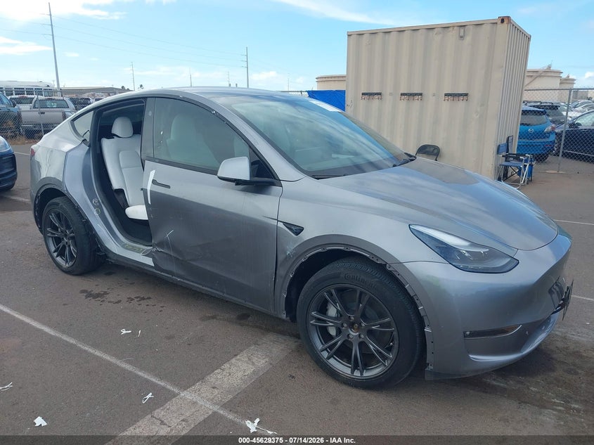 2024 Tesla Model y VIN 7SAYGDEE6RF150822 — IAAI salvage auction photo