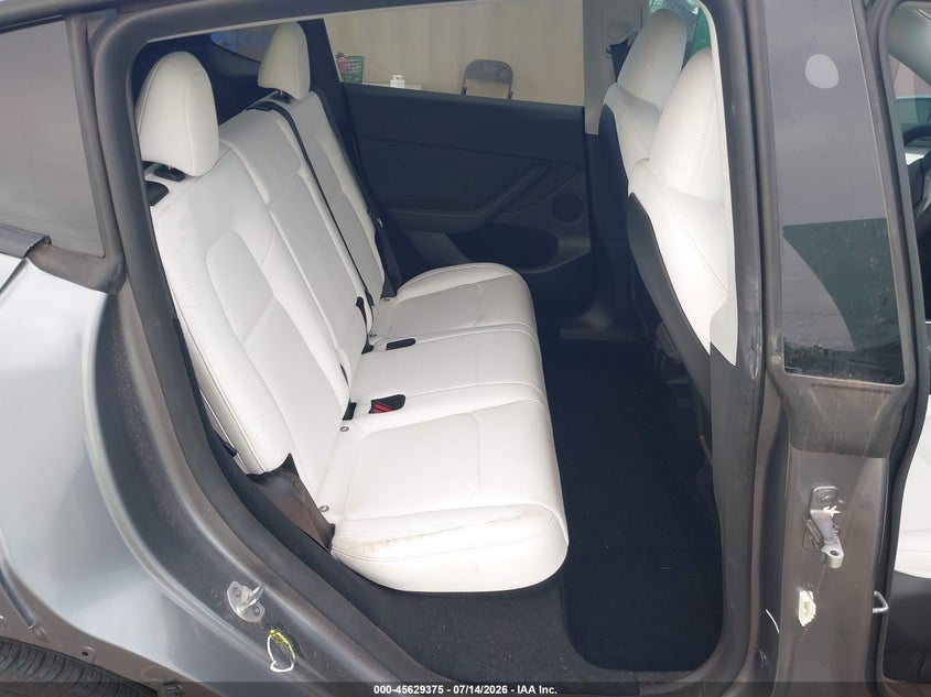 2024 Tesla Model y VIN 7SAYGDEE6RF150822 IAAI salvage auction — RIGHT SIDE, Salvage (Hawaii), sold $7,700 on 2026-07-28 (photo 8)