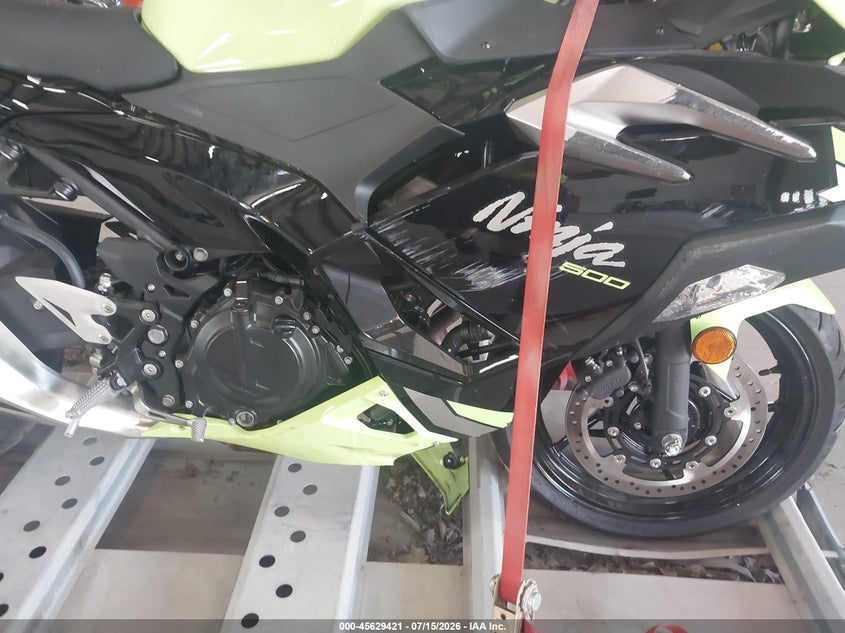 2026 Kawasaki Ninja VIN ML5EXGG15TDA90510 IAAI salvage auction — FRONT END, Salvage Title, sold $600 on 2026-09-16 (photo 8)