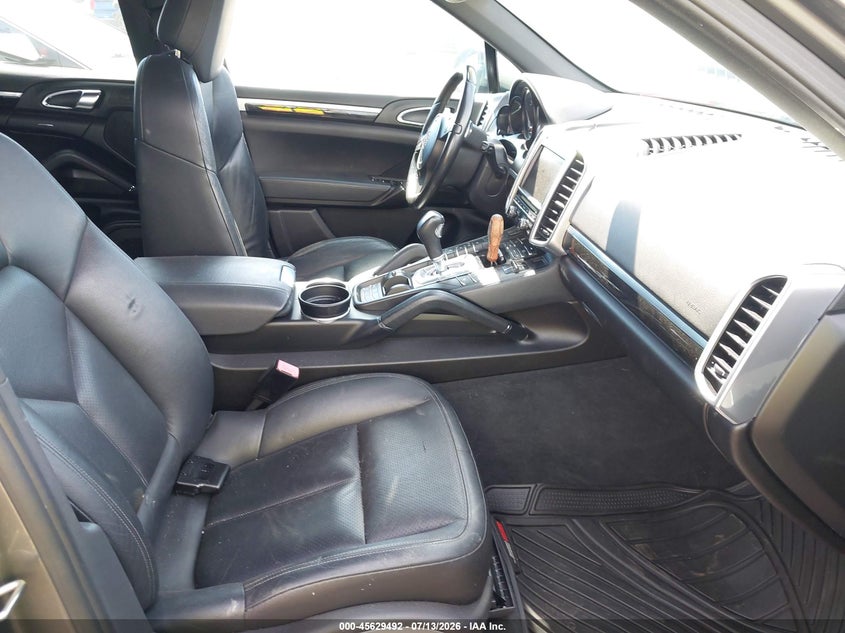 2011 Porsche Cayenne VIN WP1AB2A23BLA44066 IAAI salvage auction — NORMAL WEAR, Clear - Dealer Only (California), sold $25 on 2026-07-29 (photo 5)