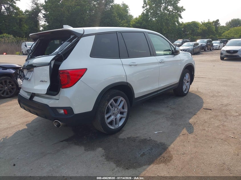 2025 Honda Passport VIN 5FNYF8H58SB017777 IAAI salvage auction — REAR END, Salvage Title, sold $8,500 on 2026-08-20 (photo 4)