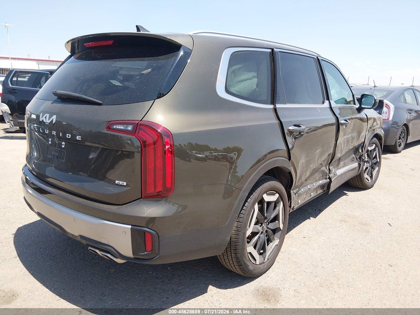2025 Kia Telluride VIN 5XYP6DGC8SG649787 IAAI salvage auction — SIDE, Salvage (Idaho), sold $14,225 on 2026-09-15 (photo 4)