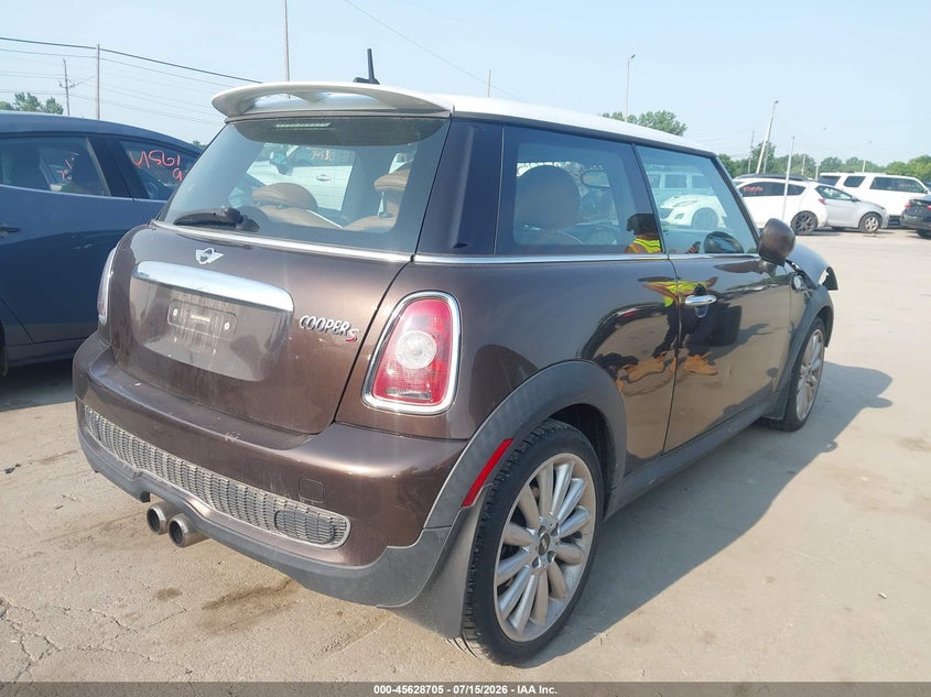 2010 Mini Cooper VIN WMWMF7C51ATZ69836 IAAI salvage auction — FRONT END, Salvage (Ohio), sold $525 on 2026-07-31 (photo 4)