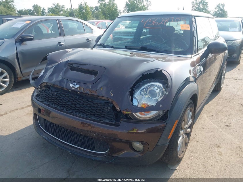 2010 Mini Cooper VIN WMWMF7C51ATZ69836 IAAI salvage auction — FRONT END, Salvage (Ohio), sold $525 on 2026-07-31 (photo 6)