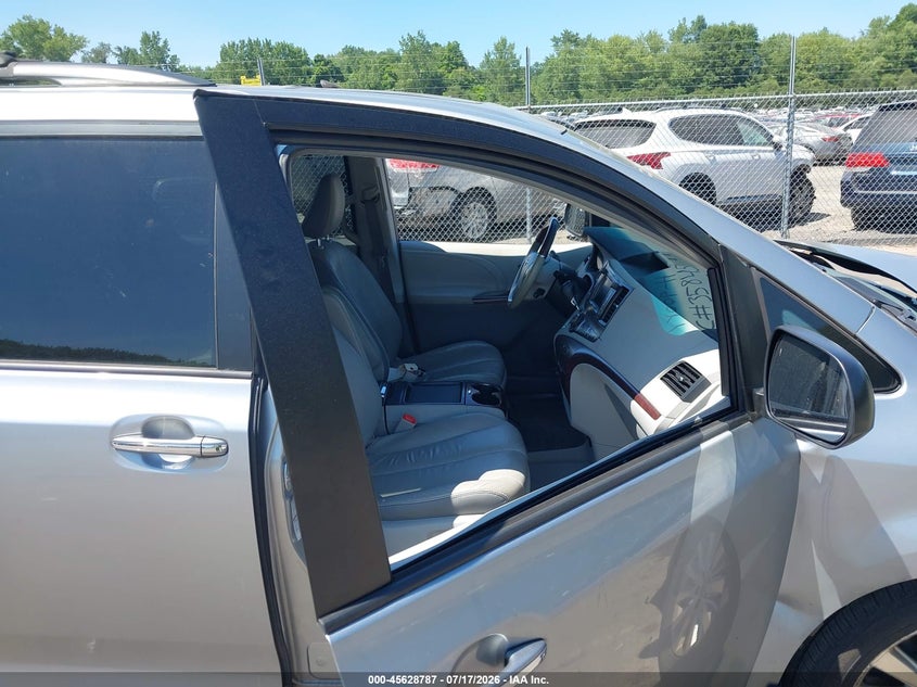 2011 Toyota Sienna VIN 5TDDK3DC0BS008634 IAAI salvage auction — FRONT & REAR, Clear (Massachusetts), sold $1,750 on 2026-07-30 (photo 5)