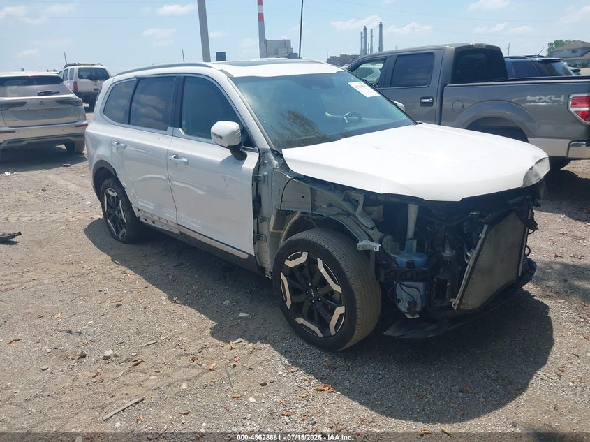 2025 Kia Telluride VIN 5XYP64GC1SG652210 IAAI salvage auction — RIGHT FRONT, Salvage Title, sold $5,600 on 2026-07-22 (photo 1)