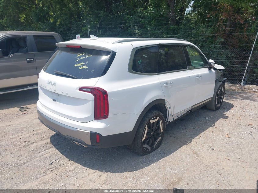 2025 Kia Telluride VIN 5XYP64GC1SG652210 IAAI salvage auction — RIGHT FRONT, Salvage Title, sold $5,600 on 2026-07-22 (photo 4)