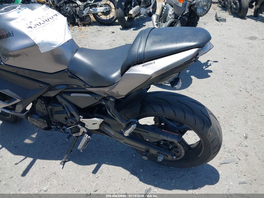 2021 Kawasaki Ninja VIN ML5EXEM13MDA26718 IAAI salvage auction — RIGHT FRONT, Salvage Certificate (California), sold $725 on 2026-07-22 (photo 3)