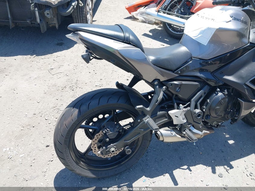 2021 Kawasaki Ninja VIN ML5EXEM13MDA26718 IAAI salvage auction — RIGHT FRONT, Salvage Certificate (California), sold $725 on 2026-07-22 (photo 4)