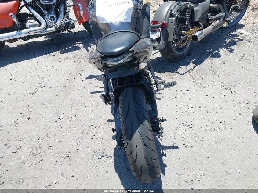 2021 Kawasaki Ninja VIN ML5EXEM13MDA26718 IAAI salvage auction — RIGHT FRONT, Salvage Certificate (California), sold $725 on 2026-07-22 (photo 6)