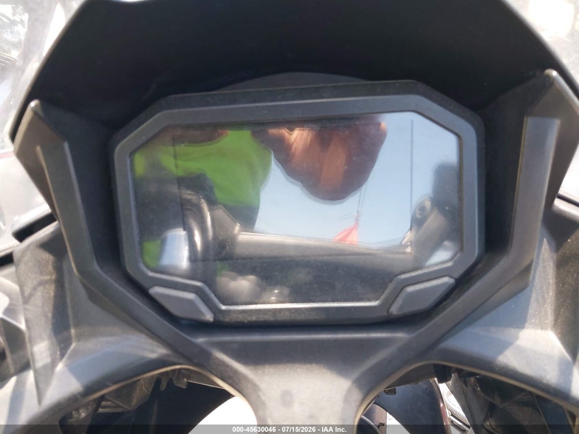 2021 Kawasaki Ninja VIN ML5EXEM13MDA26718 IAAI salvage auction — RIGHT FRONT, Salvage Certificate (California), sold $725 on 2026-07-22 (photo 7)