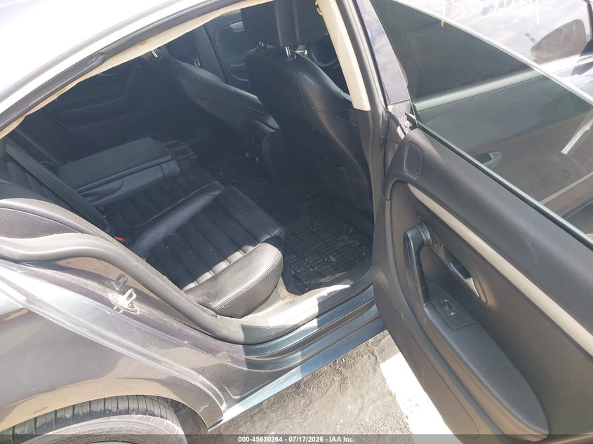2014 Volkswagen Cc VIN WVWBP7AN9EE532123 IAAI salvage auction — NORMAL WEAR, Clear (Indiana), sold $300 on 2026-07-29 (photo 8)