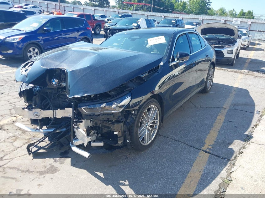 2025 BMW 5er VIN WBA43FJ0XSCT69747 IAAI salvage auction — FRONT END, Salvage Title, sold $18,600 on 2026-08-12 (photo 2)