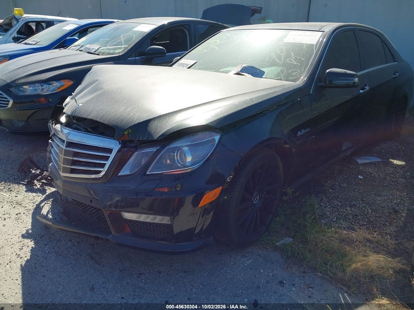 2010 Mercedes-Benz E-klasse AMG VIN WDDHF7HB5AA170985 IAAI salvage auction — Right Front, Salvage Title, sold $3,150 on 2026-10-14 (photo 2)